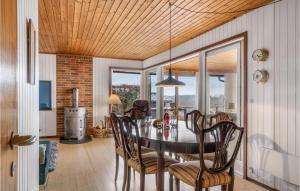 Awesome Home In Fårevejle With Wifi