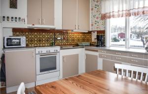 Lovely Home In Tving With Wifi