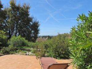 Maisons de vacances Maison lumineuse avec terrasse, acces piscines, parking privatif – La Croix-Valmer - FR-1-726-22 : photos des chambres