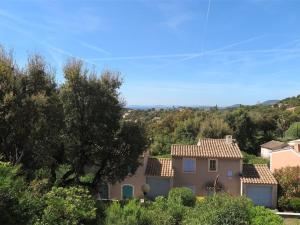 Maisons de vacances Maison lumineuse avec terrasse, acces piscines, parking privatif – La Croix-Valmer - FR-1-726-22 : Maison de Vacances