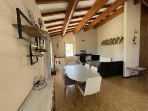 Maisons de vacances Maison Lagorce, 4 pieces, 6 personnes - FR-1-697-18 : photos des chambres