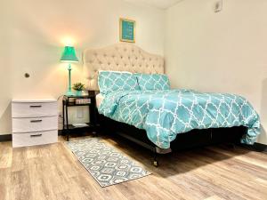 Private Room with Shared Bathroom on the 1st Floor 10 minutes walk to University of Washington