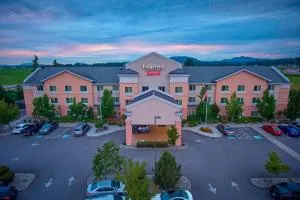Fairfield Inn & Suites Burlington - ماونت فيرنون