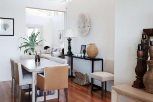 The Waterview, 2 76 Magnus St - complete style, comfort, luxury and spectacular waterviews