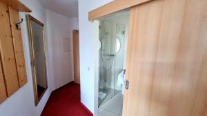 Single Room with Private Bathroom room in Weißer Löwe
