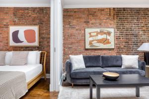 West Village 1br w skylight wd NYC-1028
