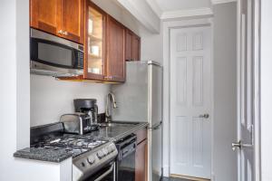 West Village 1br w skylight wd NYC-1028