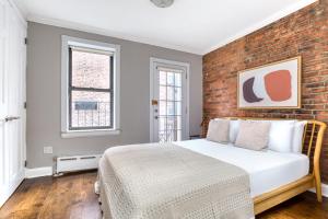 West Village 1br w skylight wd NYC-1028