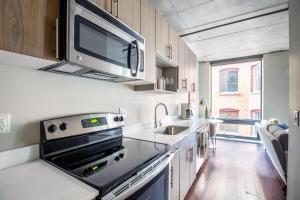 Downtown Studio w Gym WD walkable location SEA-47