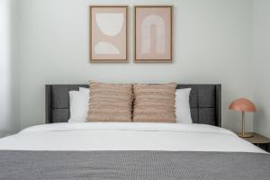 First Hill jr 1br w gym roof lounge SEA-576