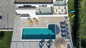 A wonderfull poolside villa in Solin 