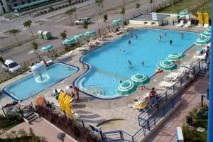 Altanea residences con piscina - دونا فيردي