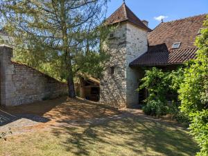 Maisons de vacances Le Figuier, Large house with pool, gym & separate gite : photos des chambres