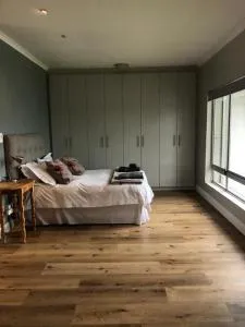 Kortrijk Paarl Self Catering - Simondium