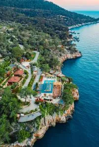 فندق زاكروس ليكيا - فاراليا