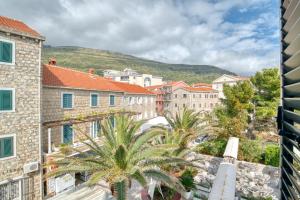 Symphony Apartments Street View