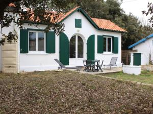 Maisons de vacances Maison Saint-Georges-d'Oleron, 2 pieces, 2 personnes - FR-1-246A-87 : photos des chambres