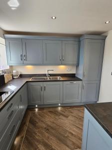 The Neals 4 Bedroom House in Buxton Sleeps 8