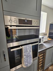 The Neals 4 Bedroom House in Buxton Sleeps 8