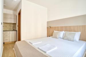 Symphony Apartments Street View