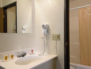 Super 8 by Wyndham Colorado Springs Peterson Space Force