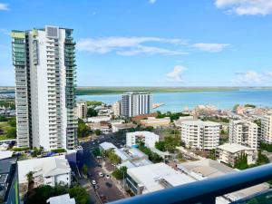 Pandanas Apt 8 18th fl Sunrise and Harbour Views