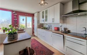 2 Bedroom Beautiful Home In Göteborg