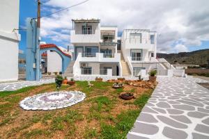 Ikaros Apt Next to the Beach