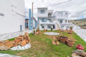 Ikaros Apt Next to the Beach