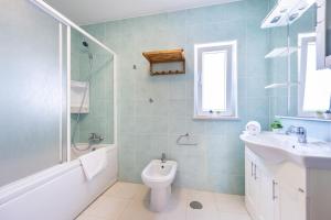 Casa May - Spacious family home with great outdoors!