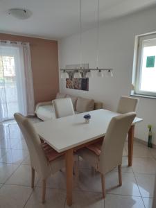 Apartments Kraljić I