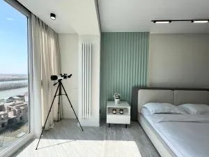 LUX с видом на набережную - Grigorʼyevskiy