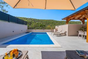 Charming Villa Perina with private heated pool