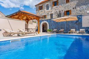 Charming Villa Perina with private heated pool