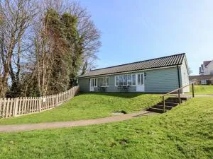 15 The Dell - Knapton