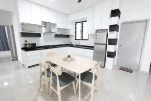 Newly Renovated 3Bedroom Vacation Home 6-8pax - Kampong Sepuloh