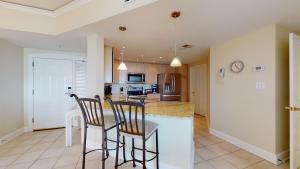 3502 Windsor Court South