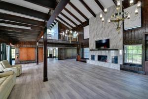 Private Pool: Pilot Point Home on 45 Acres