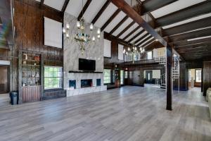 Private Pool: Pilot Point Home on 45 Acres