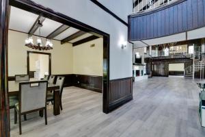 Private Pool: Pilot Point Home on 45 Acres