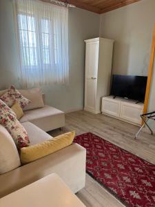 Three Palms Suites