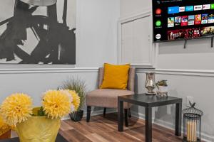 East Passyunk Trendy Apartment