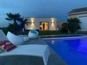 L Aparté d'Eliette En pleine nature à 10 mn du MEETT, 15 mn de l aéroport - 格勒纳德