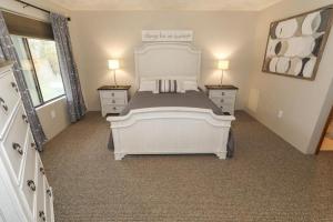 Seven Springs 2 BR Deluxe Condo with Mountain Views
