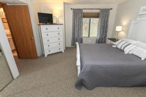 Seven Springs Meadowridge 2 Bedroom Standard Condo with Mountain Views condo
