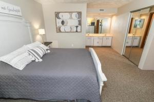 Seven Springs 2 BR Deluxe Condo with Mountain Views