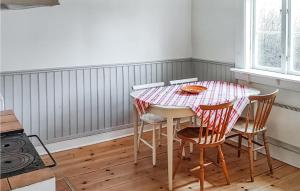 Nice Home In Gnesta With Kitchen