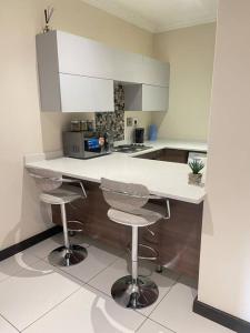 Priceless Cove. Garden Cottage