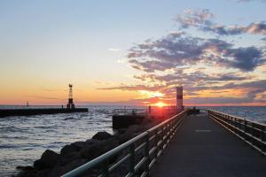 Cozy cottage just minutes from Lake Michigan!