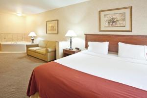 Holiday Inn Express & Suites Barstow - Route 66 by IHG